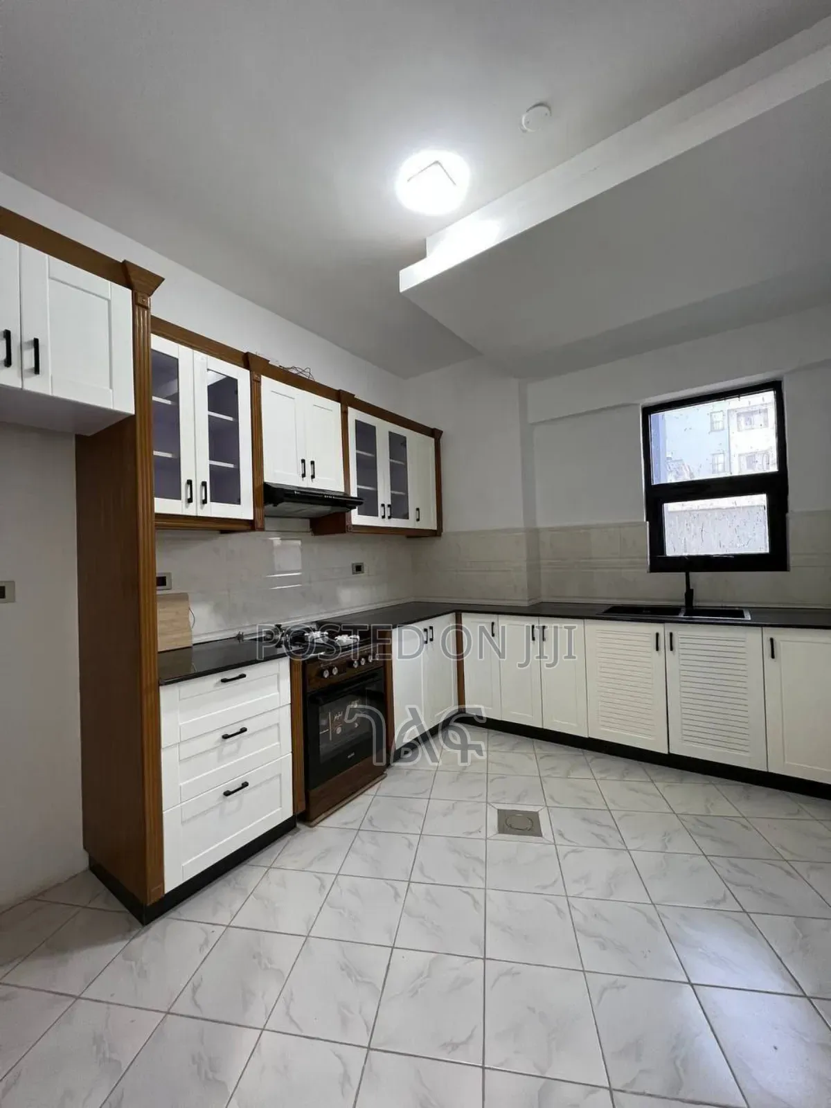 3bdrm Apartment in በታላቅ ቅናሽ 253 ካሬ 3, Bole for sale