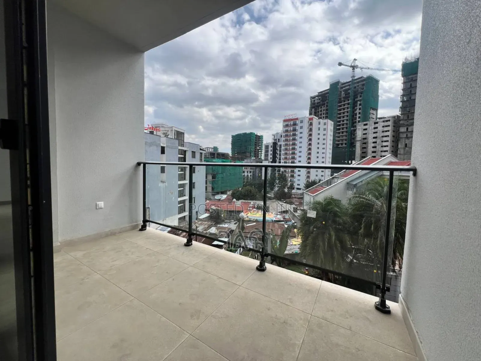 3bdrm Apartment in ቤቱ የሚገኘው ቦሌ ደንበል, Bole for sale