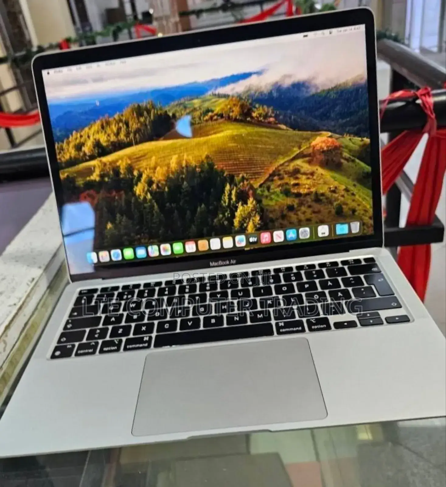 New Laptop Apple MacBook Air 2022 M2 8GB Apple M2 SSD 256GB