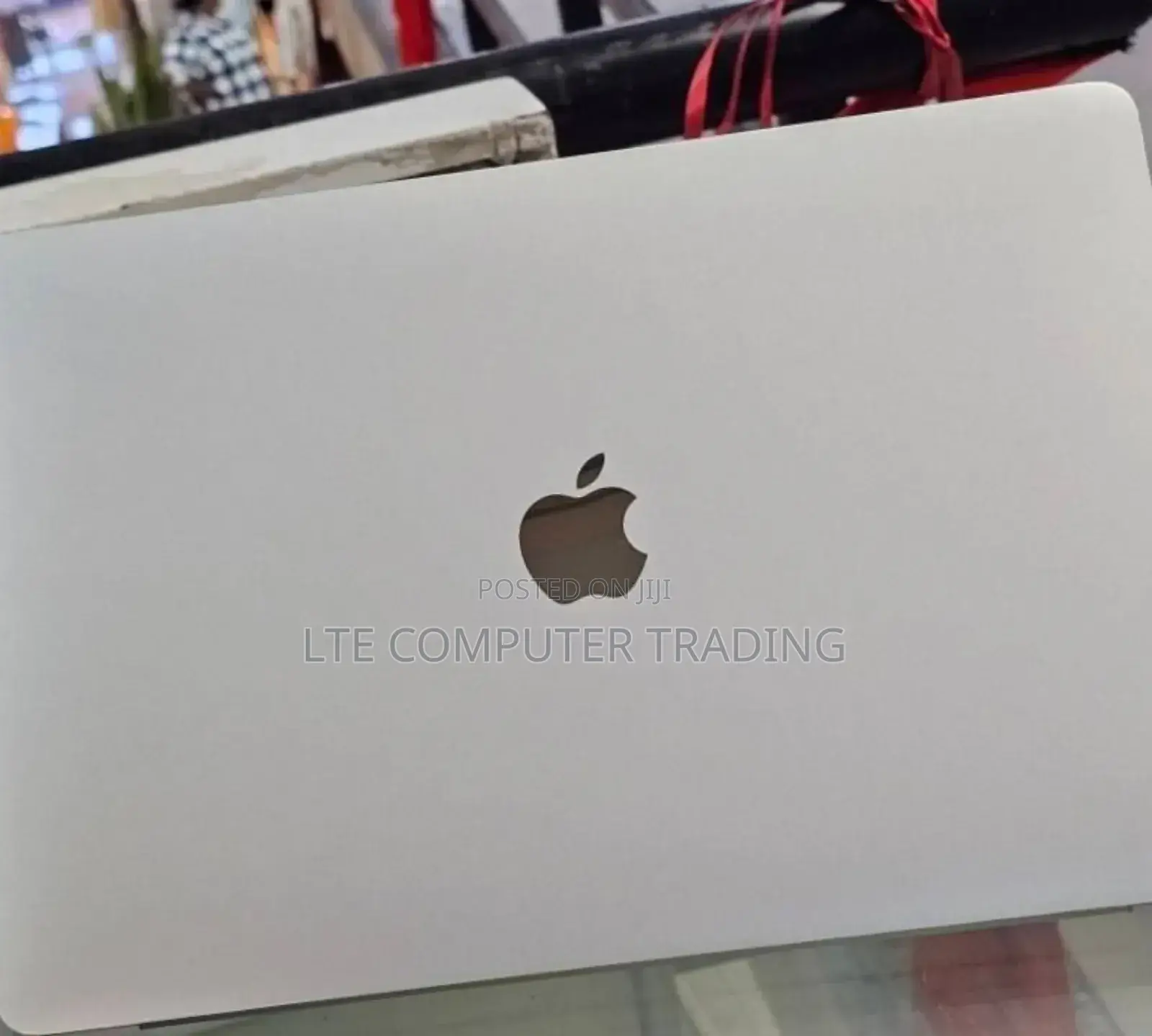New Laptop Apple MacBook Air 2022 M2 8GB Apple M2 SSD 256GB
