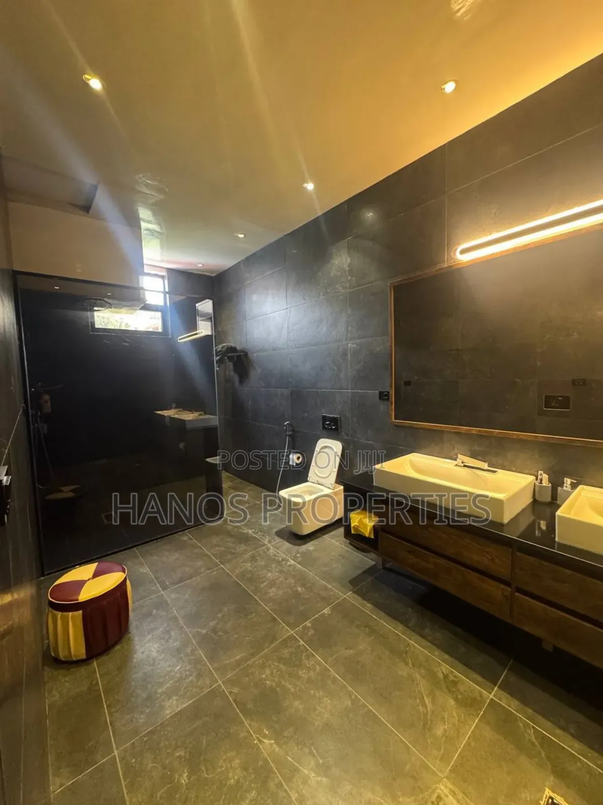 Furnished 5bdrm Penthouse in Yeka for sale