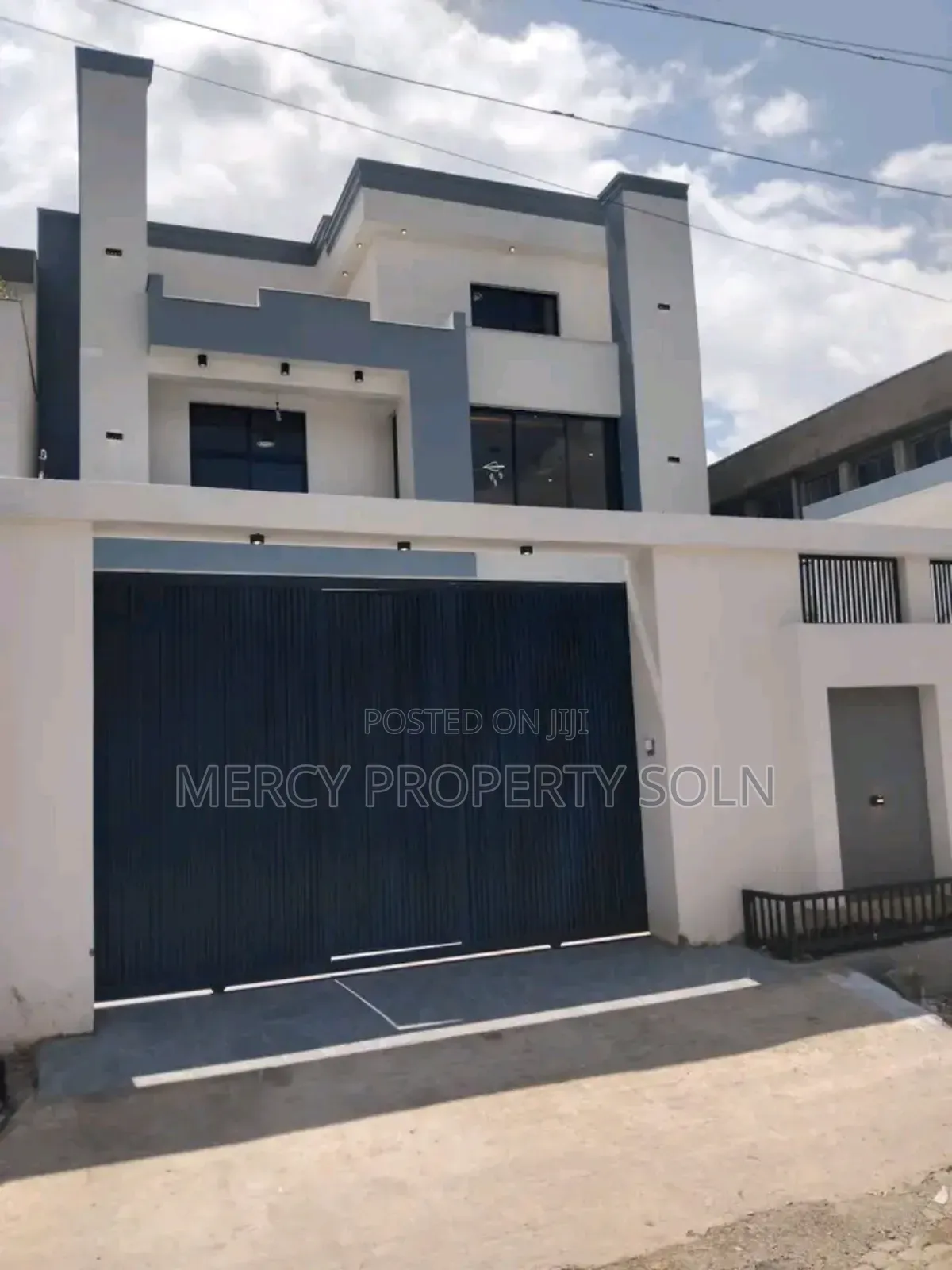Furnished 10bdrm House in Yeka for sale