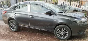 Toyota Yaris 2016 Gold