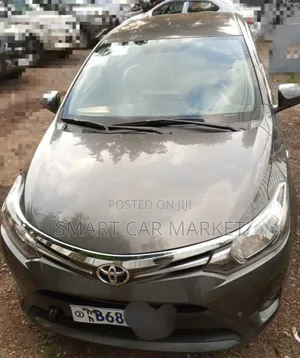 Toyota Yaris 2016 Gold