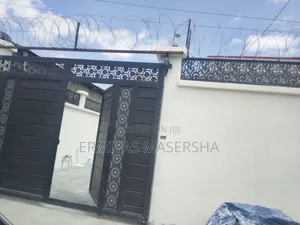 5bdrm House in Bole for sale