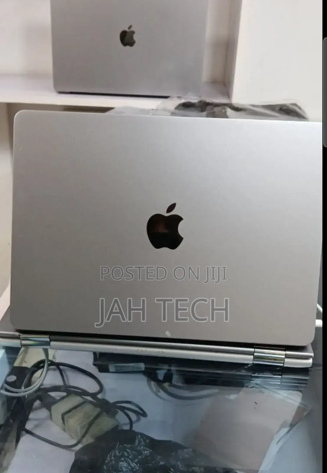 New Laptop Apple MacBook Air 2022 M2 8GB Apple M2 SSD 256GB