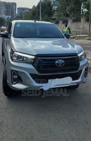 Toyota Hilux 2020 Blue