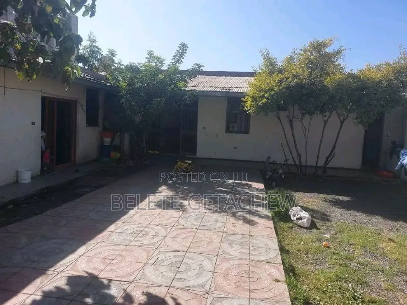 Ayat, L-Shape House for Sale 300sqm