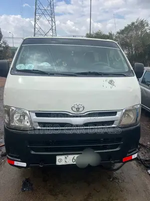 Toyota HiAce 2010 White