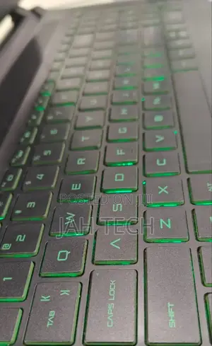 New Laptop HP Pavilion 15 12GB Intel Core I5 SSHD (Hybrid) 1.5T
