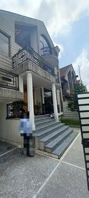5bdrm House in አአ, Bole for Sale
