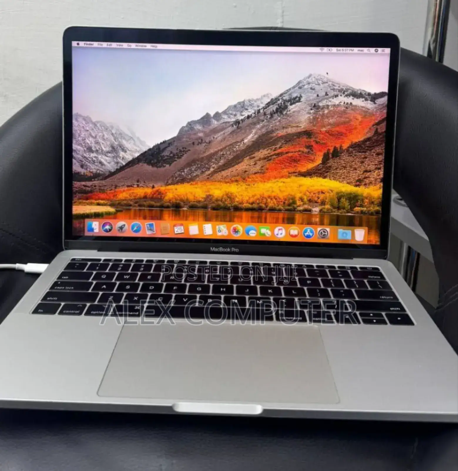 New Laptop Apple MacBook Pro 2017 8GB Intel Core I5 SSD 128GB