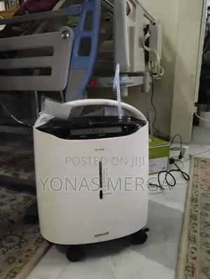 Oxygen Concentrator郾耳capacity Is Up to 5 Liters啓flow Range 0.5l to 5l