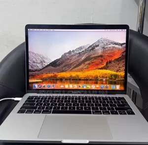New Laptop Apple MacBook Pro 2017 8GB Intel Core I5 SSD 128GB