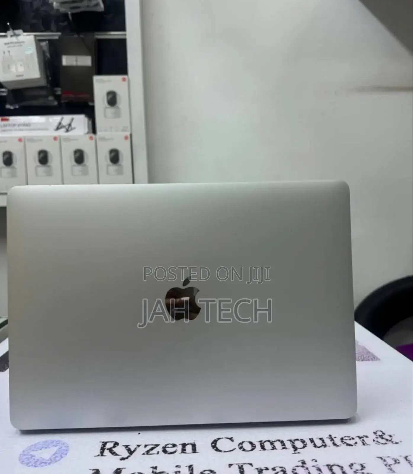 New Laptop Apple MacBook Pro 2017 8GB Intel Core I5 SSD 128GB