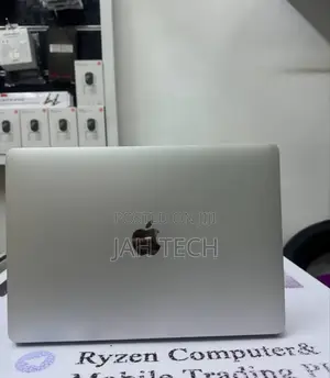 New Laptop Apple MacBook Pro 2017 8GB Intel Core I5 SSD 128GB