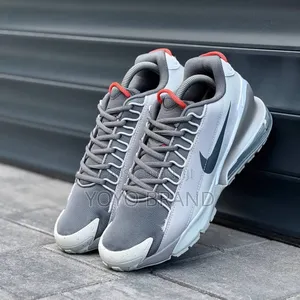 Nike Air Max Pluse Roam Casual Sneaker