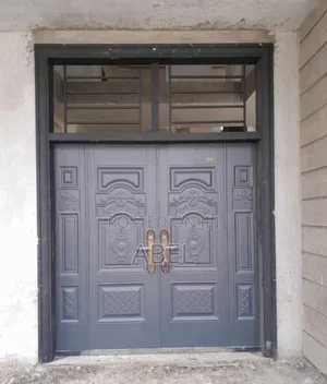 Victoria^ Door^