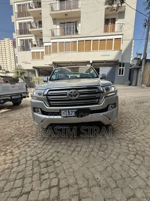 Toyota Land Cruiser 4.5 V8 TD 2017 Silver