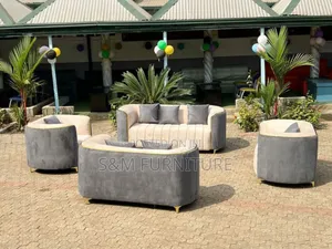Beguiling Sofa Set (ሶፋ)