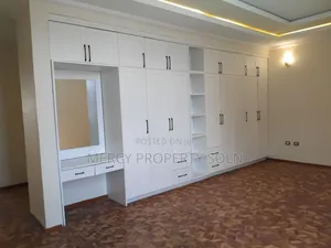 Furnished 7bdrm House in Bole for sale