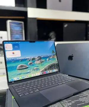 New Laptop Apple MacBook Air 2024 M3 13-Inch 8GB Apple M3 SSD 256GB