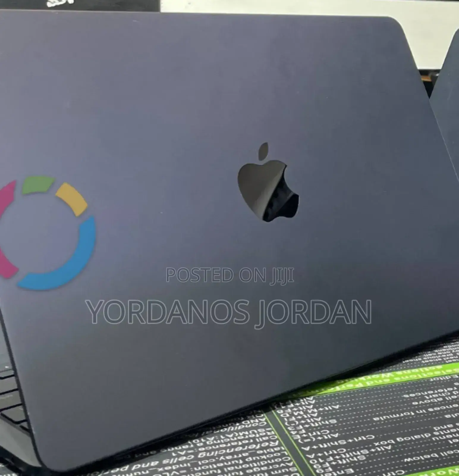 New Laptop Apple MacBook Air 2024 M3 13-Inch 8GB Apple M3 SSD 256GB