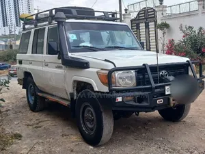Toyota Land Cruiser 2015 White