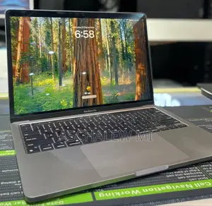 New Laptop Apple MacBook Pro 2022 M2 8GB Apple M2 SSD 256GB