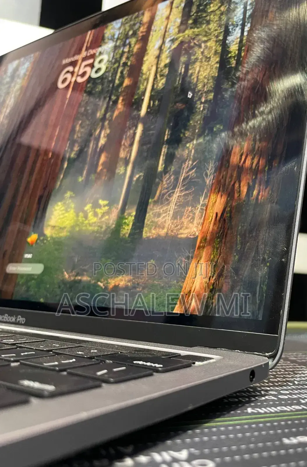 New Laptop Apple MacBook Pro 2022 M2 8GB Apple M2 SSD 256GB