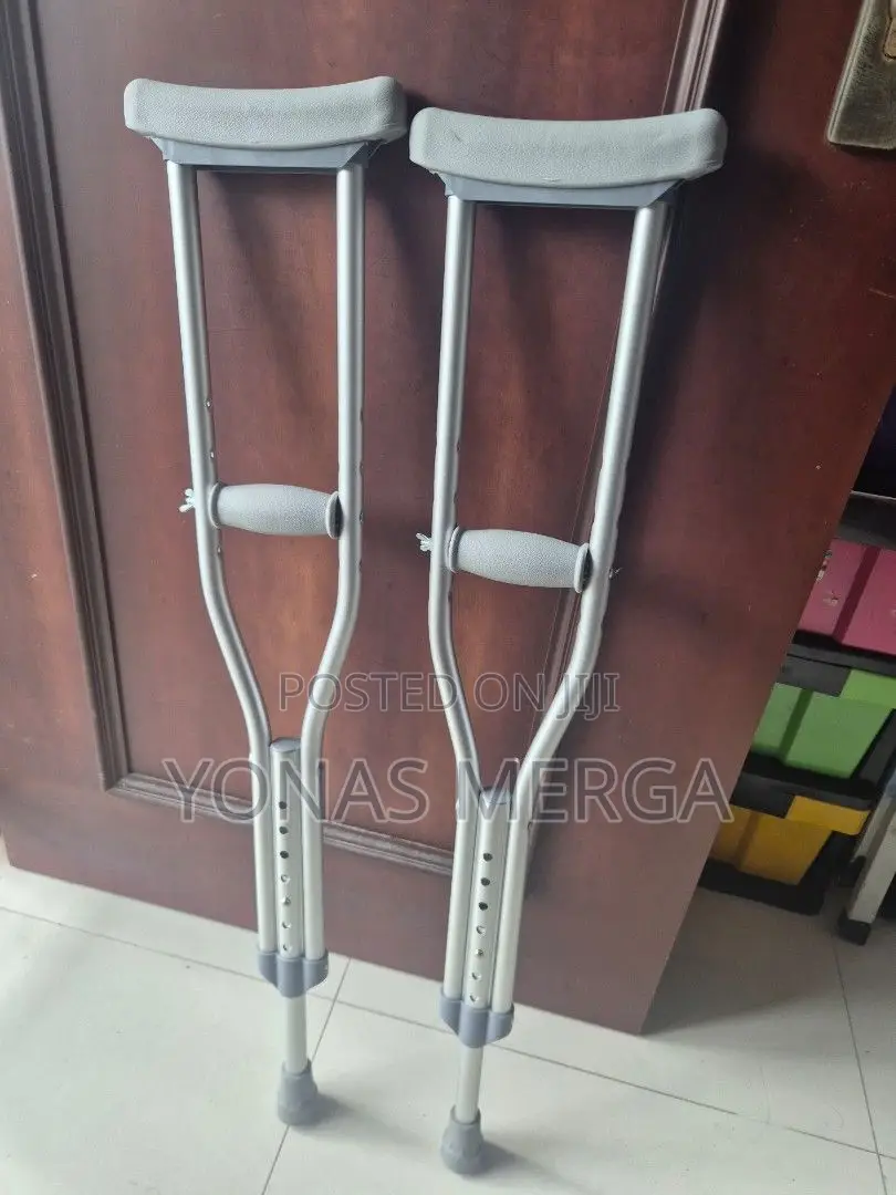 Crutches惟峥easily Adjusted in Height咚回aluminium Drive Medical Crutches