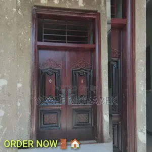 የማይሰለች ጥንካሬ Victor Door