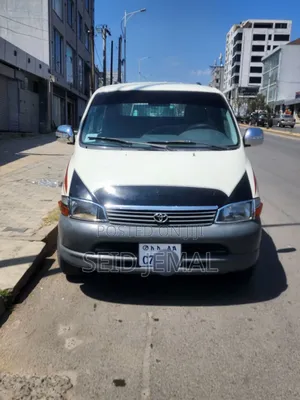 Toyota HiAce 2002 White