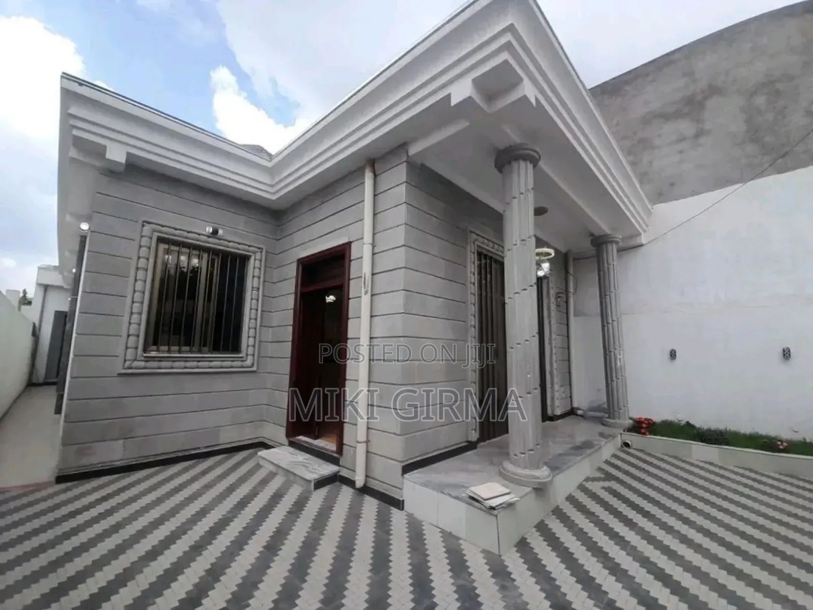 3bdrm Villa in ጃክሮስ, Bole for sale