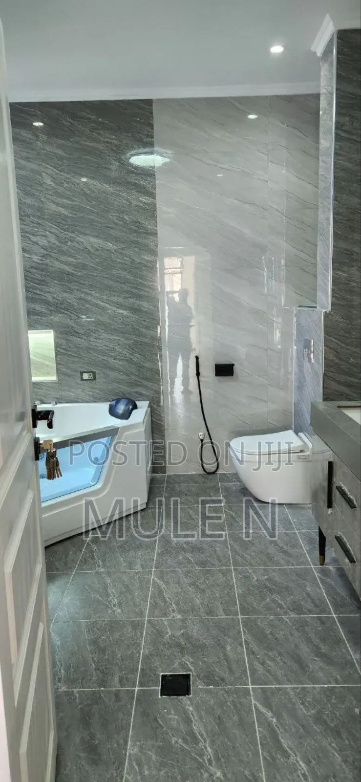 Furnished 7bdrm House in G+1(G+1 Service ), Yeka for sale