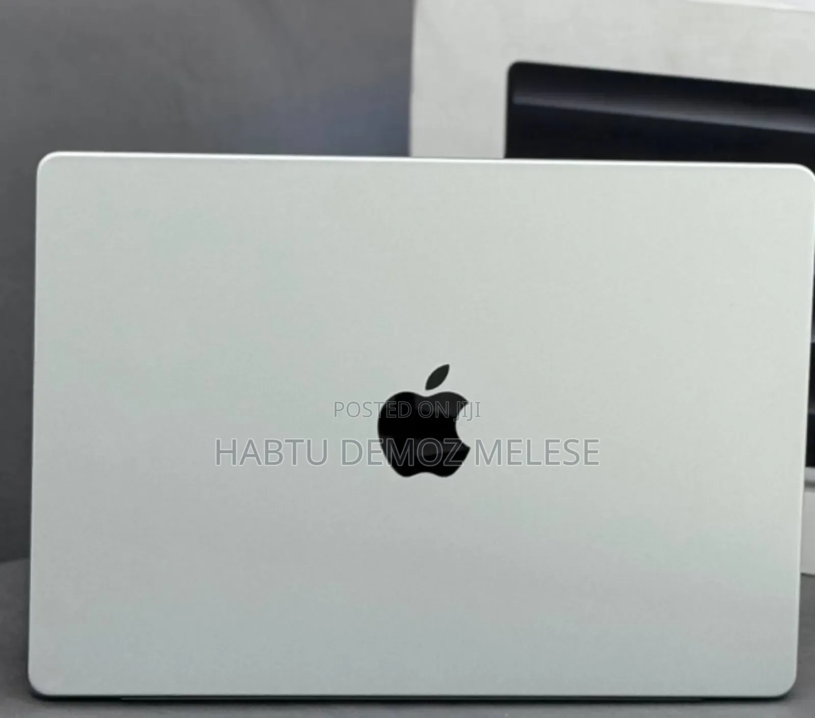 New Apple MacBook Air 2024 M3 13-Inch 8GB Intel Core I5 SSD 512GB