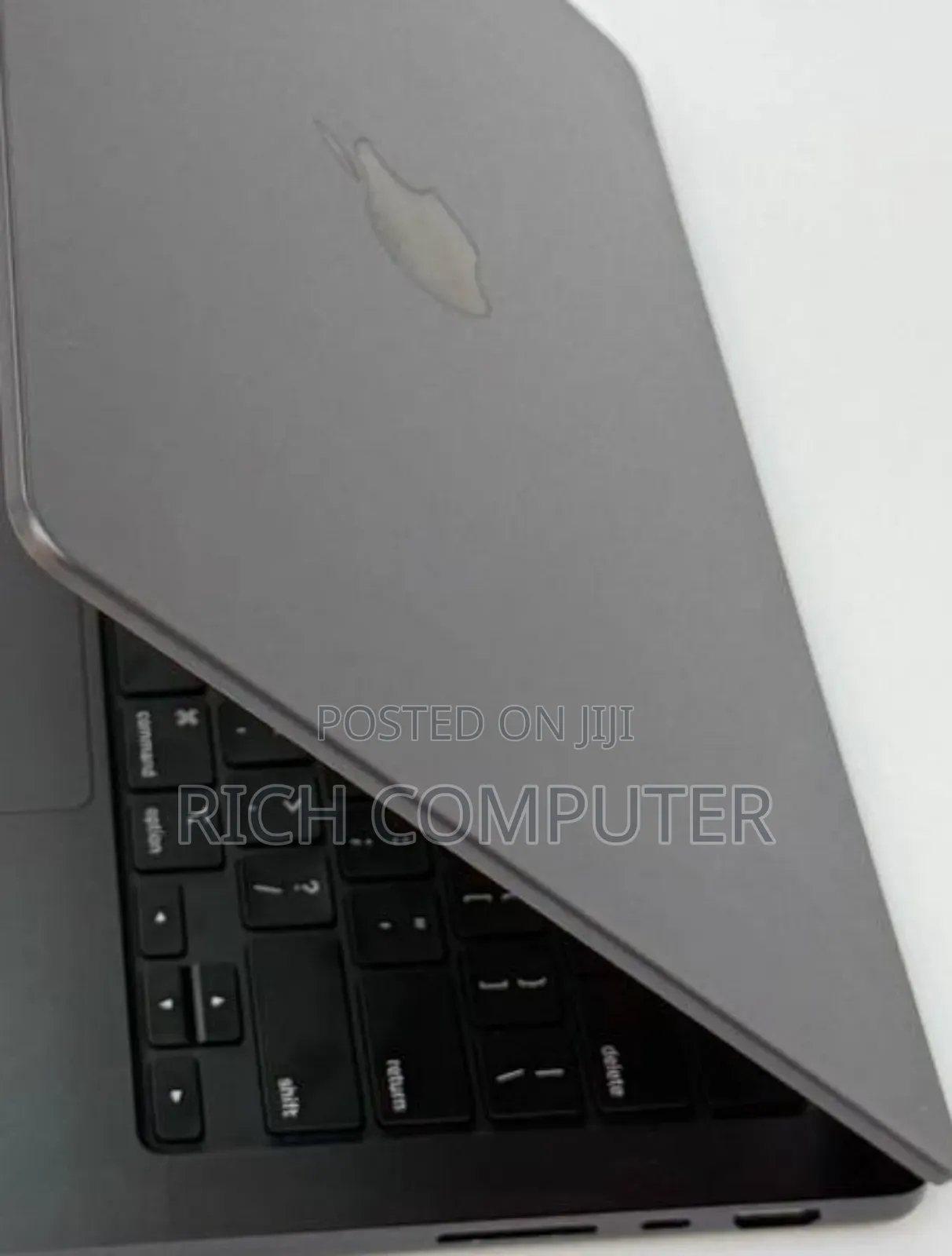 New Laptop Apple MacBook Air 2024 M3 13-Inch 18GB Apple M3 SSD 1T