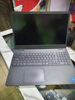 New Laptop Dell Vostro 3500 8GB Intel Core I5 SSD 512GB