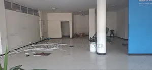አስቸኳይ የሚከራይ165sqm ለshoroom እና ለካፌ ፣ለባንክ የሚሆን ግራወንድ ላይ ፍየል ቤት አከባቢ