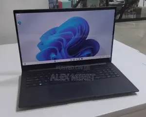 New Laptop Asus VivoBook 15 X505BA 16GB Intel Core I9 SSD 1T