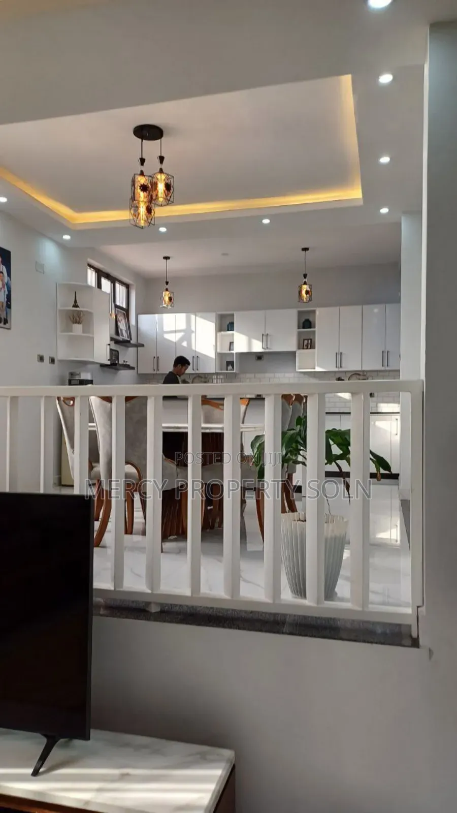 Furnished 8bdrm House in Bole for sale