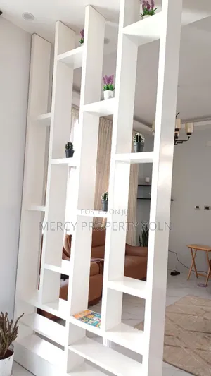 Furnished 8bdrm House in Bole for sale