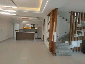 Furnished 8bdrm House in Bole for sale
