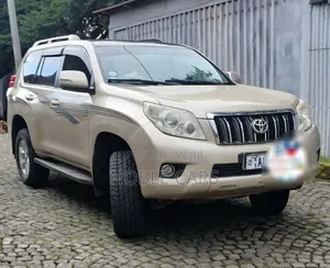 Toyota Land Cruiser Prado 3.0 TD 2011 Gold