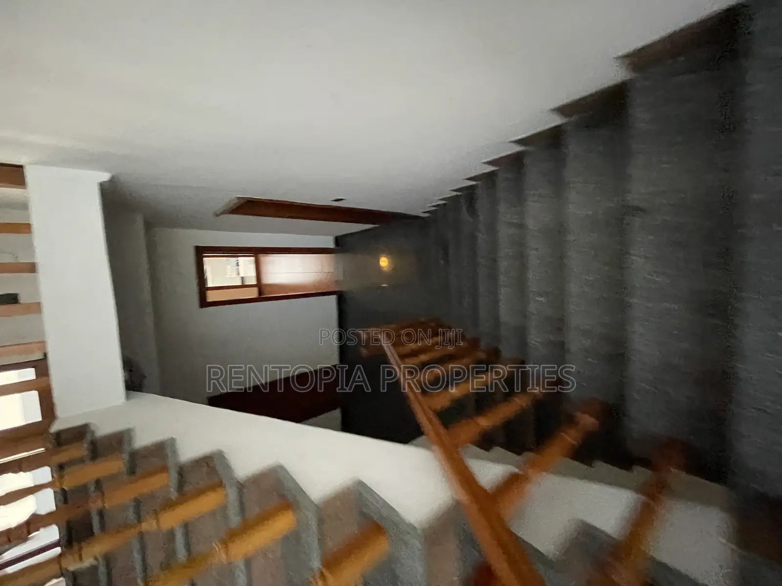 G+3 Commercial Building for Rent! - Hayahulet