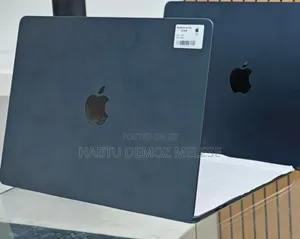 New Apple MacBook Air 2025 M4 13-Inch 16GB Intel Core I5 SSD 256GB