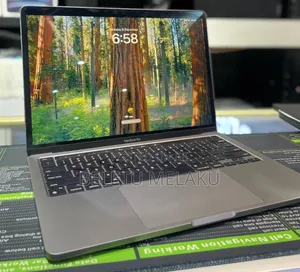New Laptop Apple MacBook Pro 2022 M2 16GB Apple M2 SSD 256GB