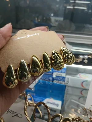 Jawllery And Earrings