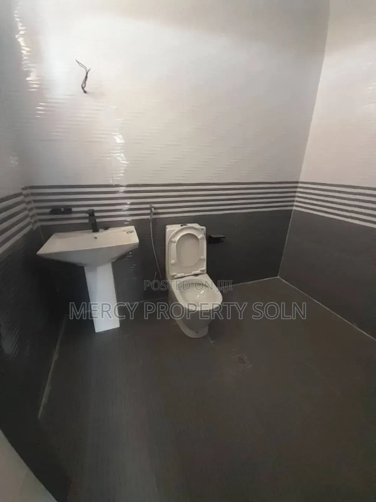 Furnished 5bdrm House in Bole for sale