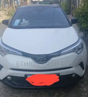 Toyota C-HR XLE Prermium FWD (2.0L 4cyl 2AM) 2018 White